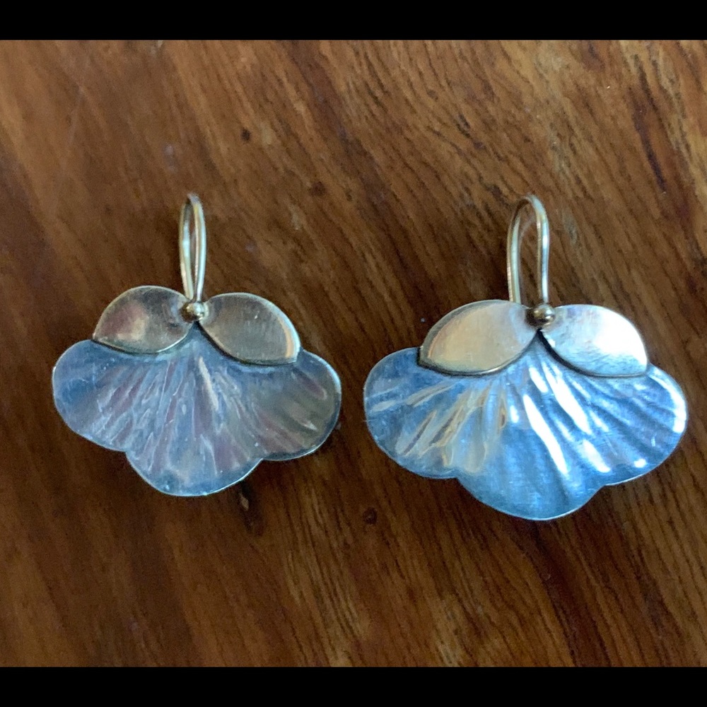 Flower-shaped Designer Earrings